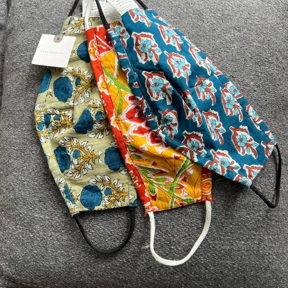 Anthropologie masks - reversible - Picture 3 of 3